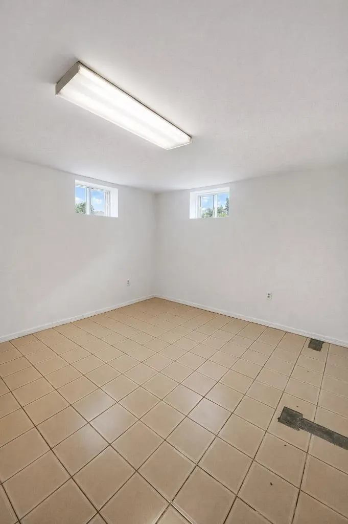 326 27 Avenue NE Calgary AB T2E 2A2