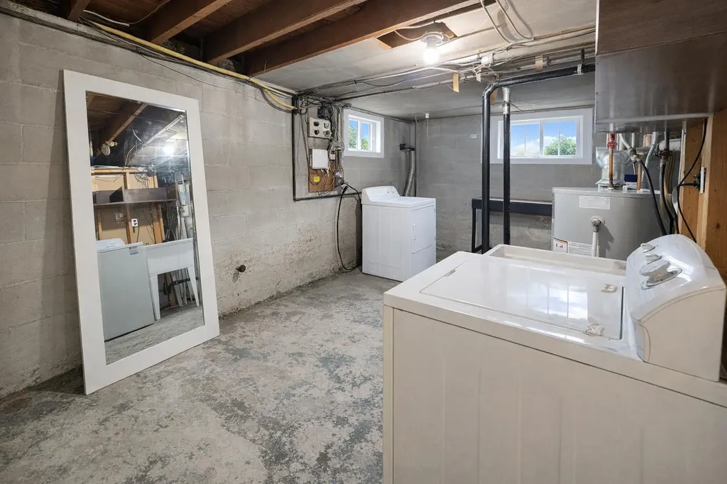 326 27 Avenue NE Calgary AB T2E 2A2