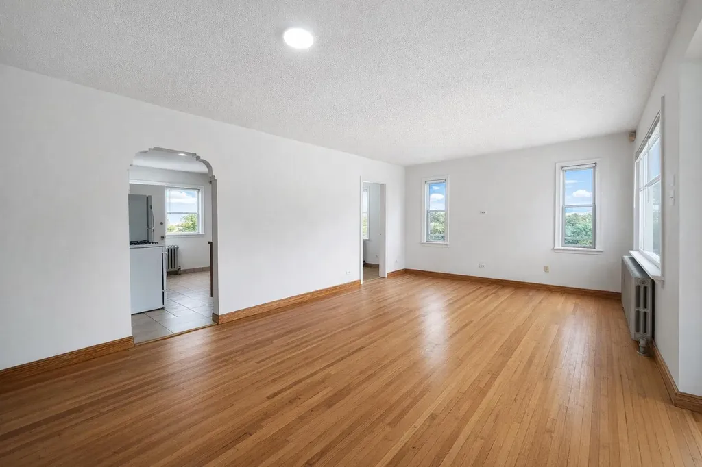 326 27 Avenue NE Calgary AB T2E 2A2