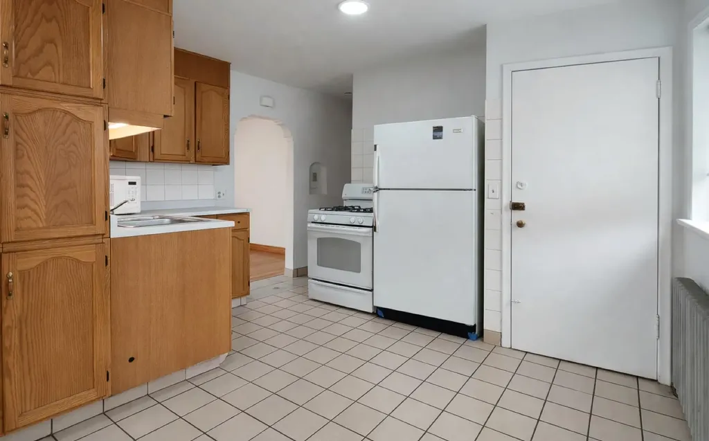 326 27 Avenue NE Calgary AB T2E 2A2