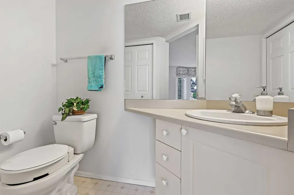 1206 Sienna Park Green SW Calgary AB T3H 3N7