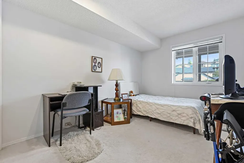 1206 Sienna Park Green SW Calgary AB T3H 3N7