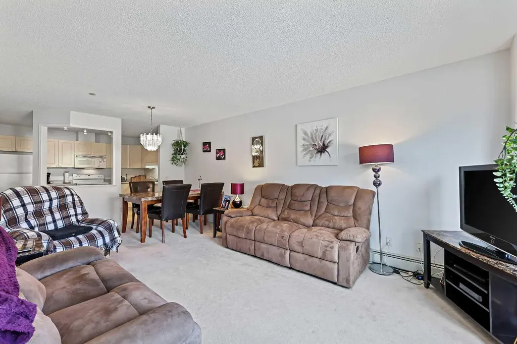 1206 Sienna Park Green SW Calgary AB T3H 3N7