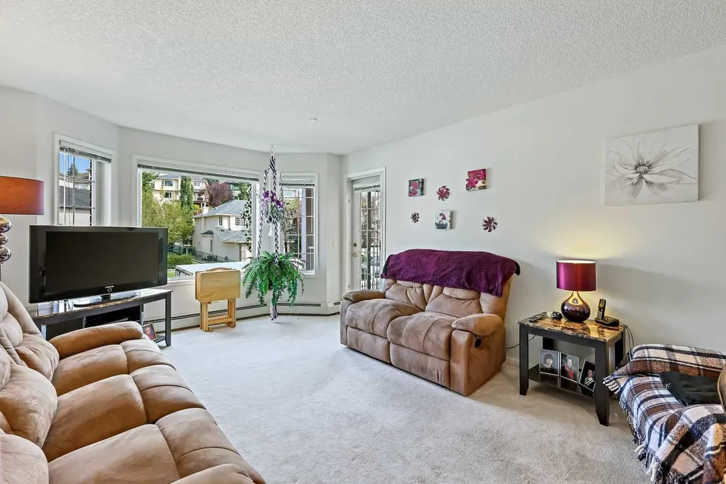 1206 Sienna Park Green SW Calgary AB T3H 3N7
