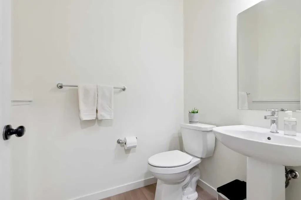 87 Setonstone Landing SE Calgary AB T3M 3R4