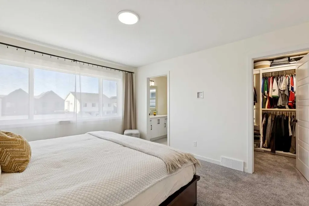 87 Setonstone Landing SE Calgary AB T3M 3R4