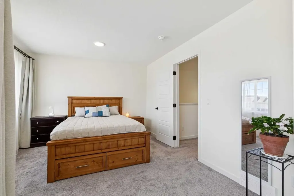 87 Setonstone Landing SE Calgary AB T3M 3R4