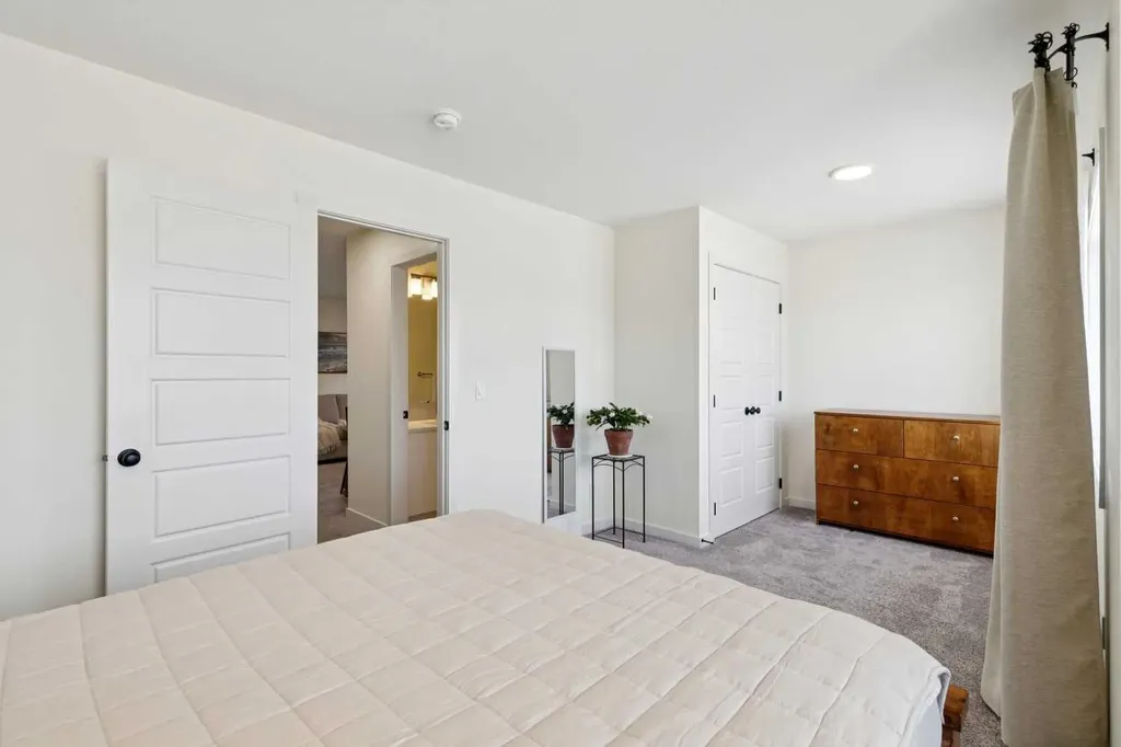 87 Setonstone Landing SE Calgary AB T3M 3R4