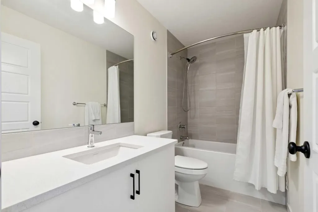 87 Setonstone Landing SE Calgary AB T3M 3R4