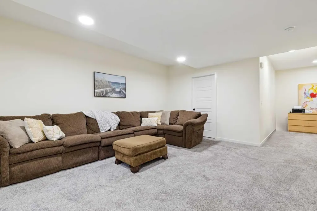 87 Setonstone Landing SE Calgary AB T3M 3R4