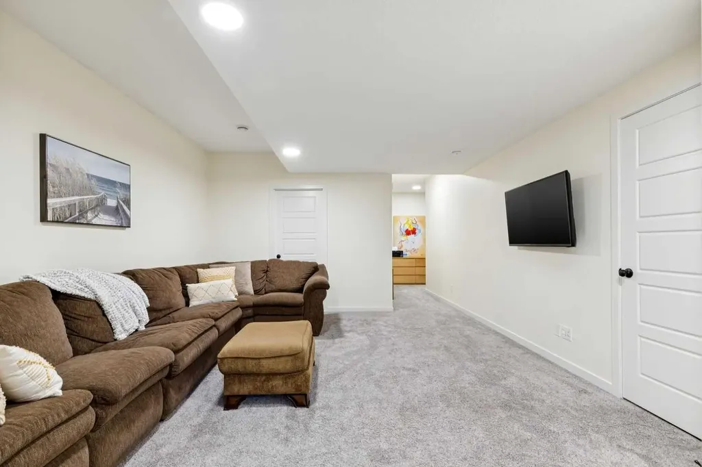 87 Setonstone Landing SE Calgary AB T3M 3R4
