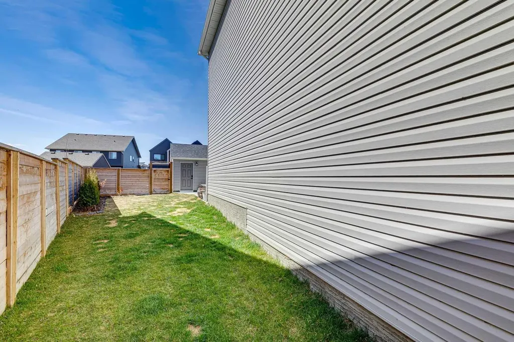 87 Setonstone Landing SE Calgary AB T3M 3R4