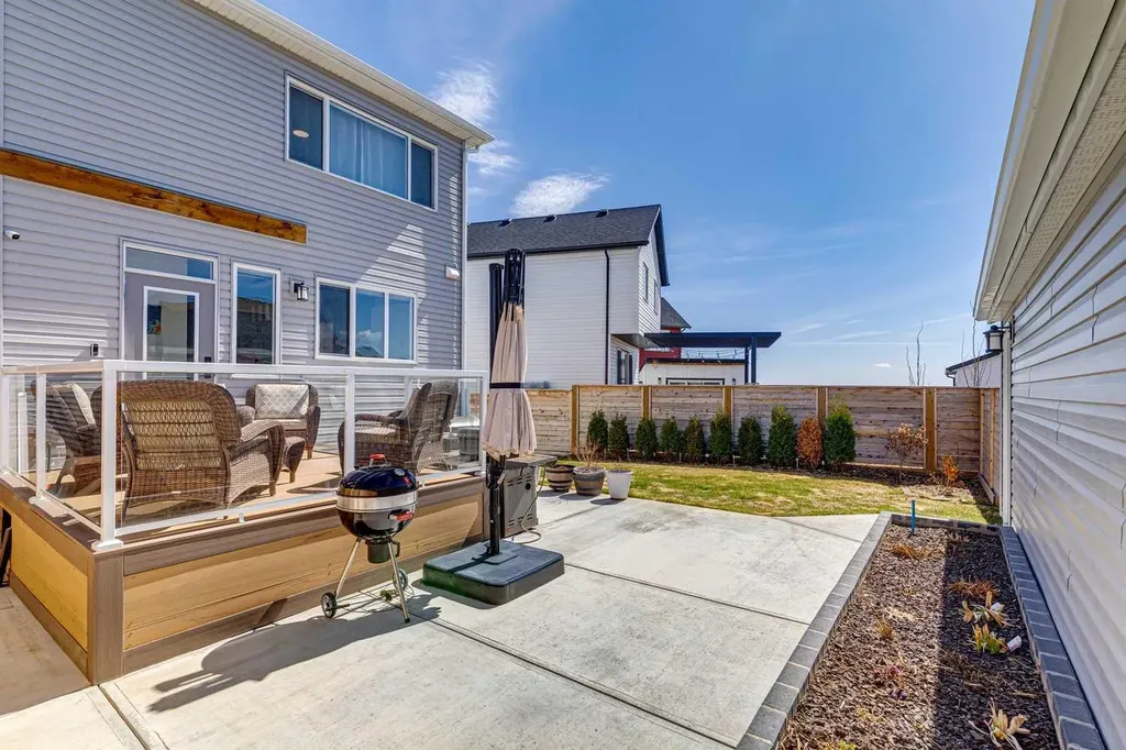 87 Setonstone Landing SE Calgary AB T3M 3R4