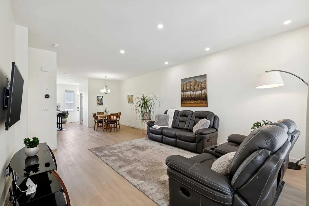 87 Setonstone Landing SE Calgary AB T3M 3R4