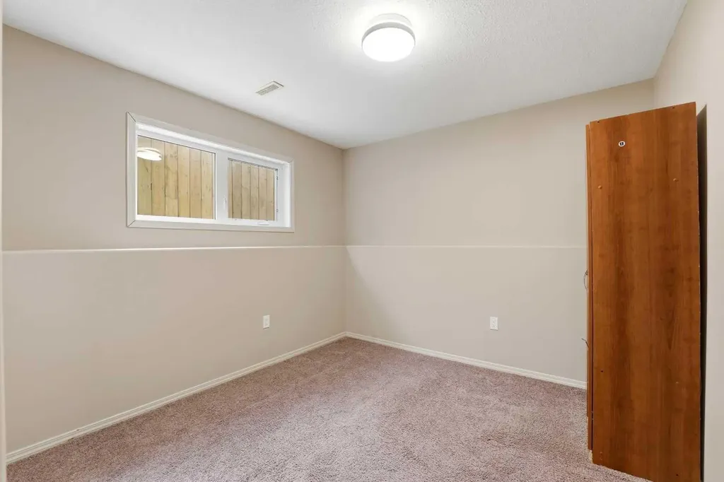 28 Ibbotson Close Red Deer AB T4R0C7
