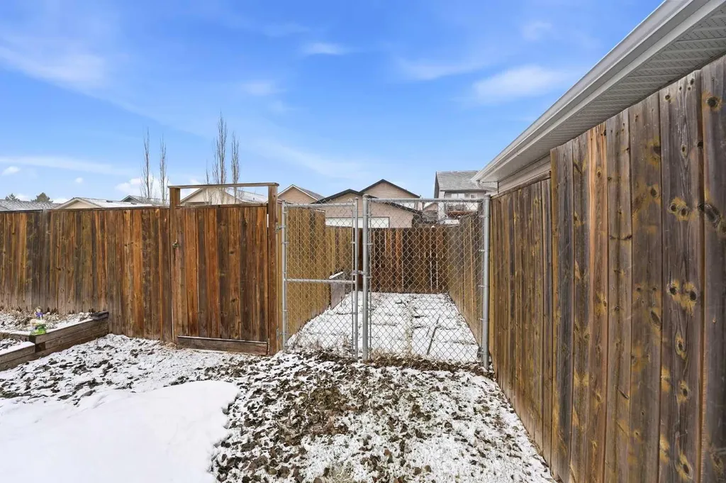 28 Ibbotson Close Red Deer AB T4R0C7