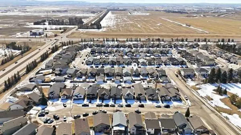 28 Ibbotson Close Red Deer AB T4R0C7