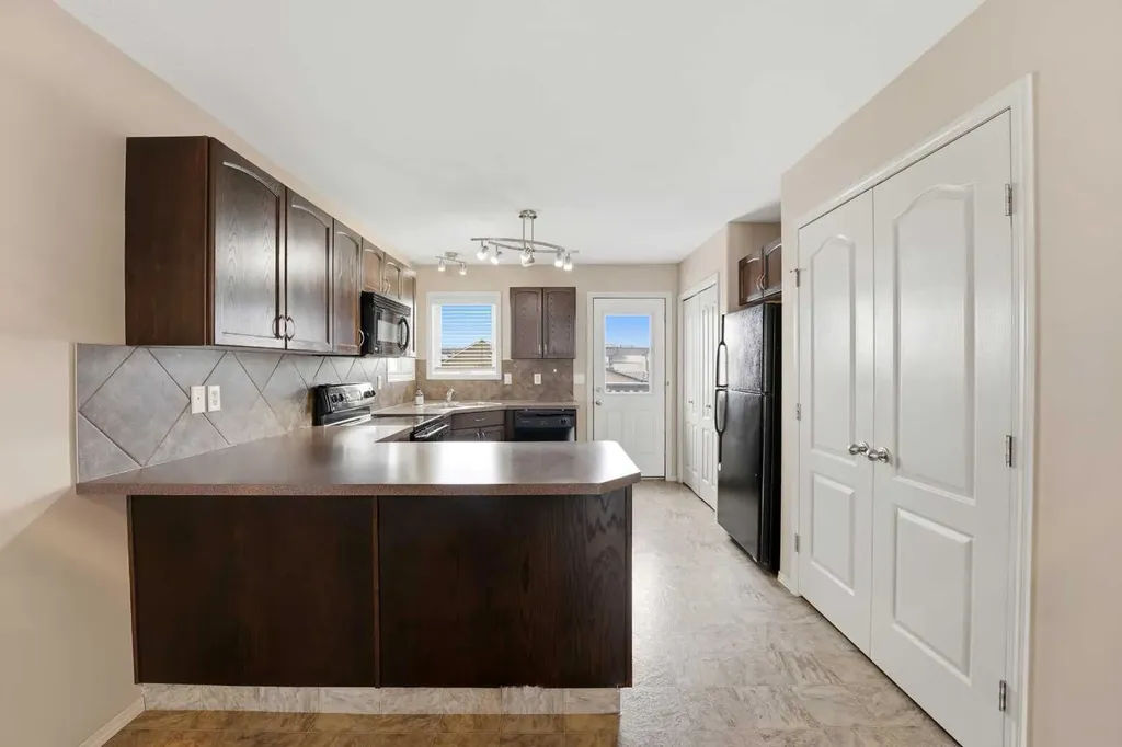 28 Ibbotson Close Red Deer AB T4R0C7