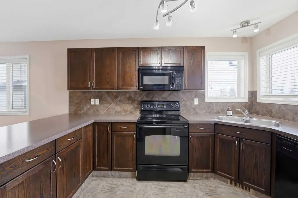 28 Ibbotson Close Red Deer AB T4R0C7