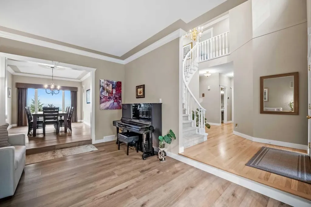 136 Patrick View SW Calgary AB T3H 3J4