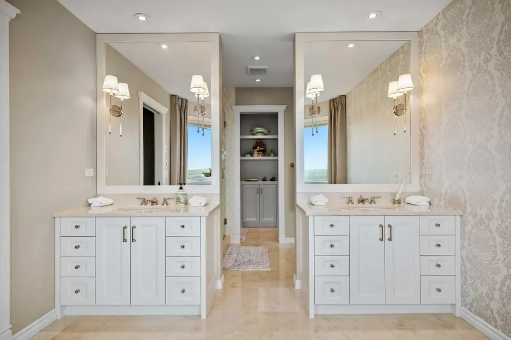 136 Patrick View SW Calgary AB T3H 3J4
