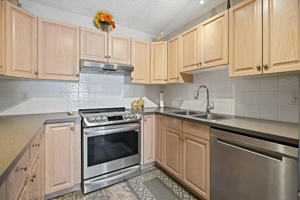 216 Valley Ridge Heights NW Calgary AB T3B 5T3