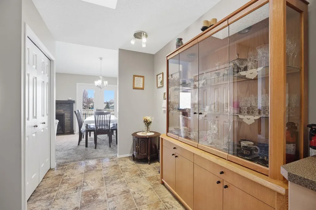216 Valley Ridge Heights NW Calgary AB T3B 5T3