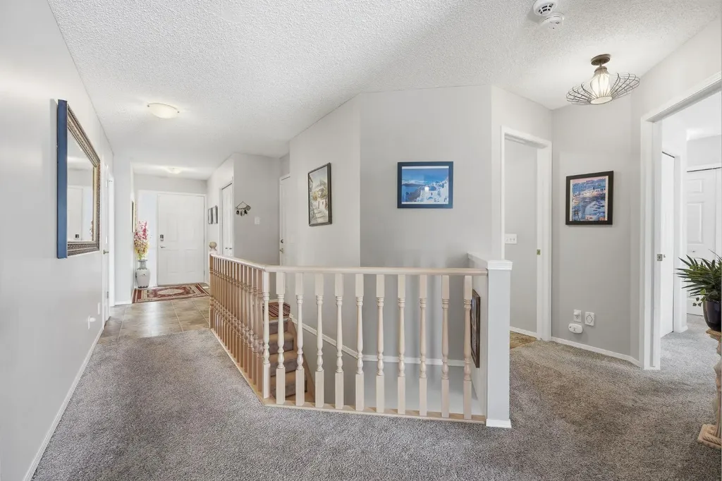216 Valley Ridge Heights NW Calgary AB T3B 5T3