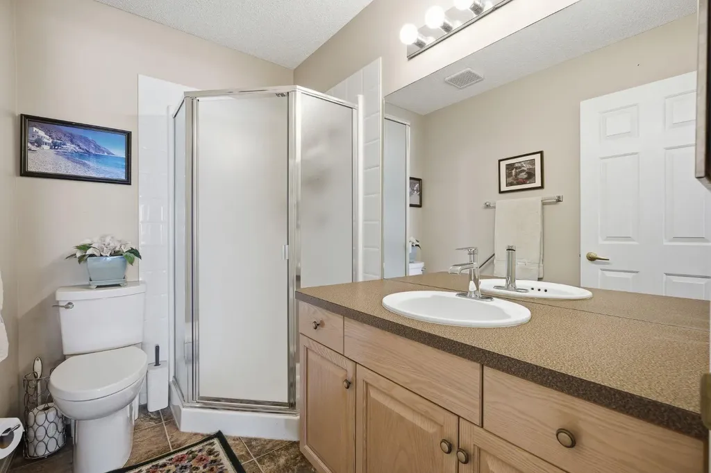216 Valley Ridge Heights NW Calgary AB T3B 5T3