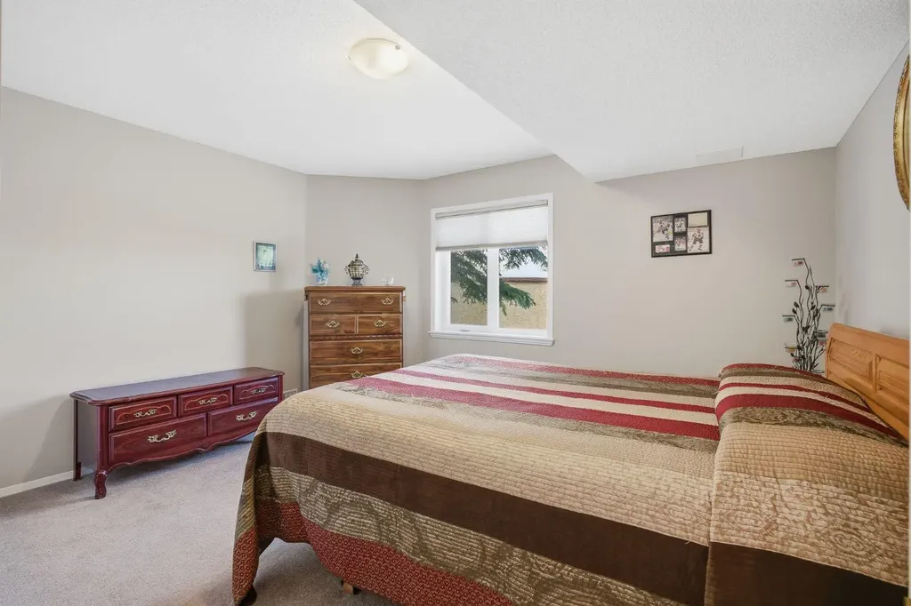 216 Valley Ridge Heights NW Calgary AB T3B 5T3