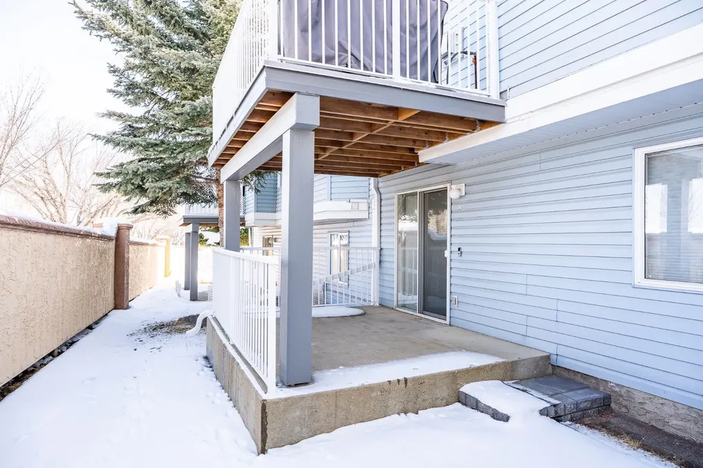 216 Valley Ridge Heights NW Calgary AB T3B 5T3