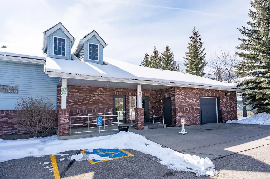 216 Valley Ridge Heights NW Calgary AB T3B 5T3