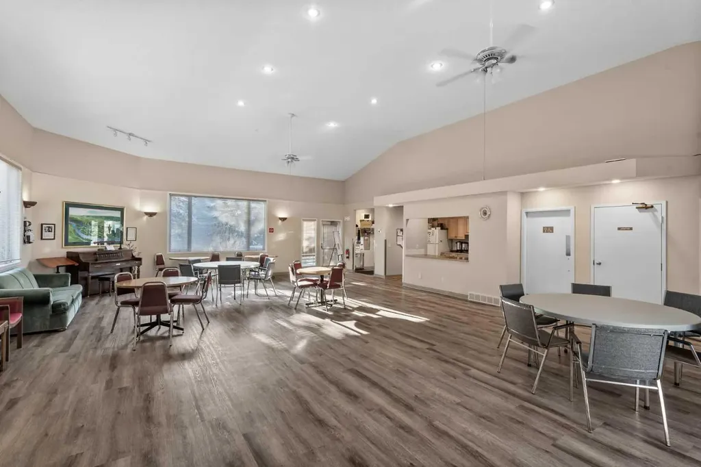 216 Valley Ridge Heights NW Calgary AB T3B 5T3