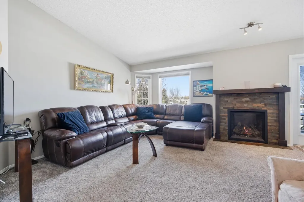 216 Valley Ridge Heights NW Calgary AB T3B 5T3
