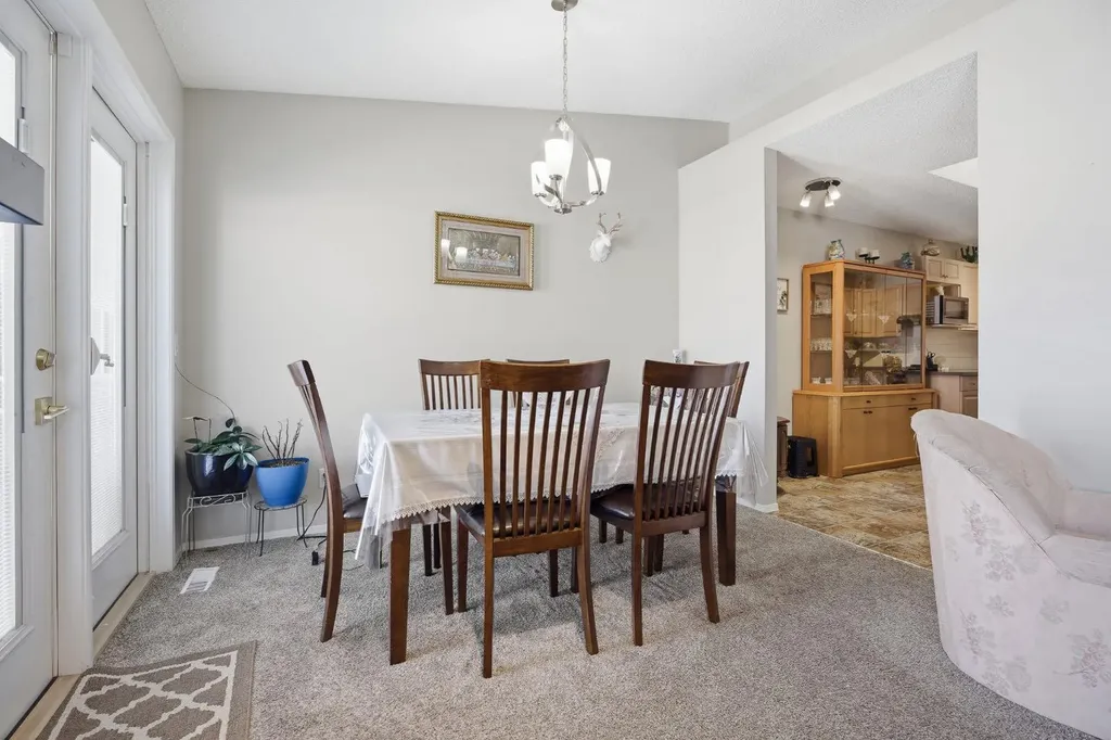 216 Valley Ridge Heights NW Calgary AB T3B 5T3
