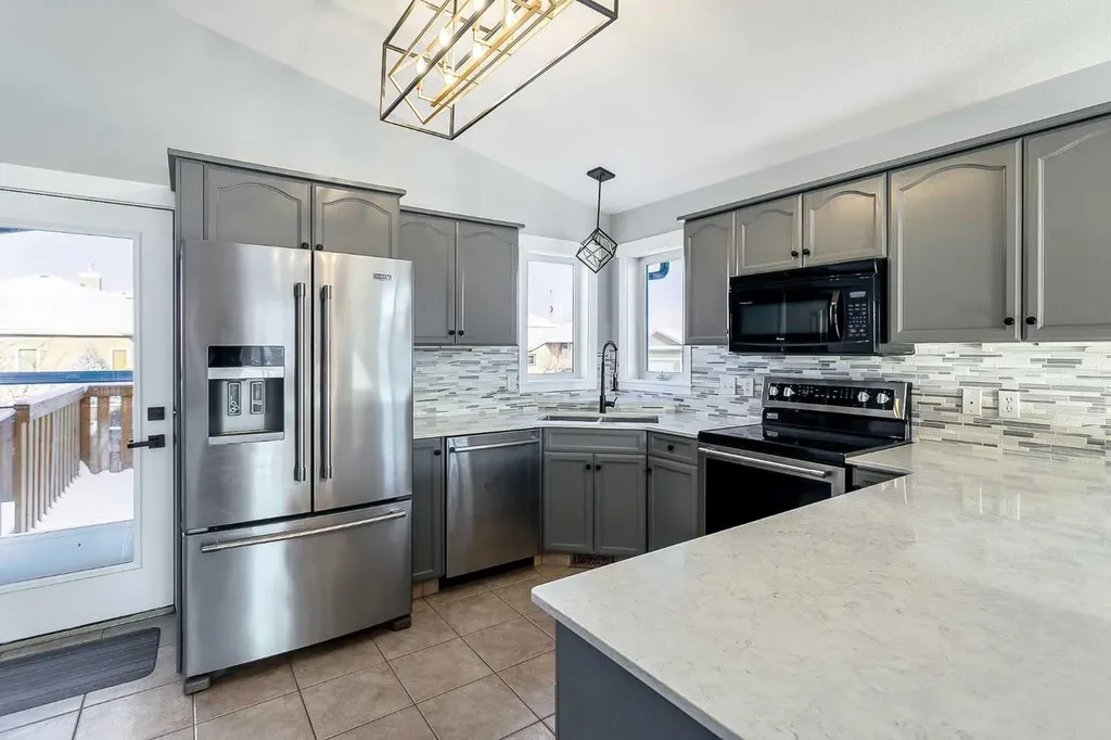 1112 2 Street NE Sundre AB T0M 1X0