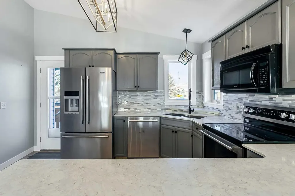 1112 2 Street NE Sundre AB T0M 1X0