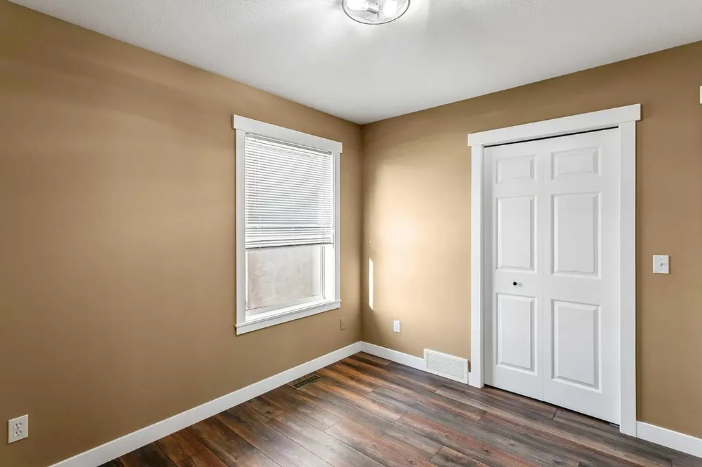 1112 2 Street NE Sundre AB T0M 1X0
