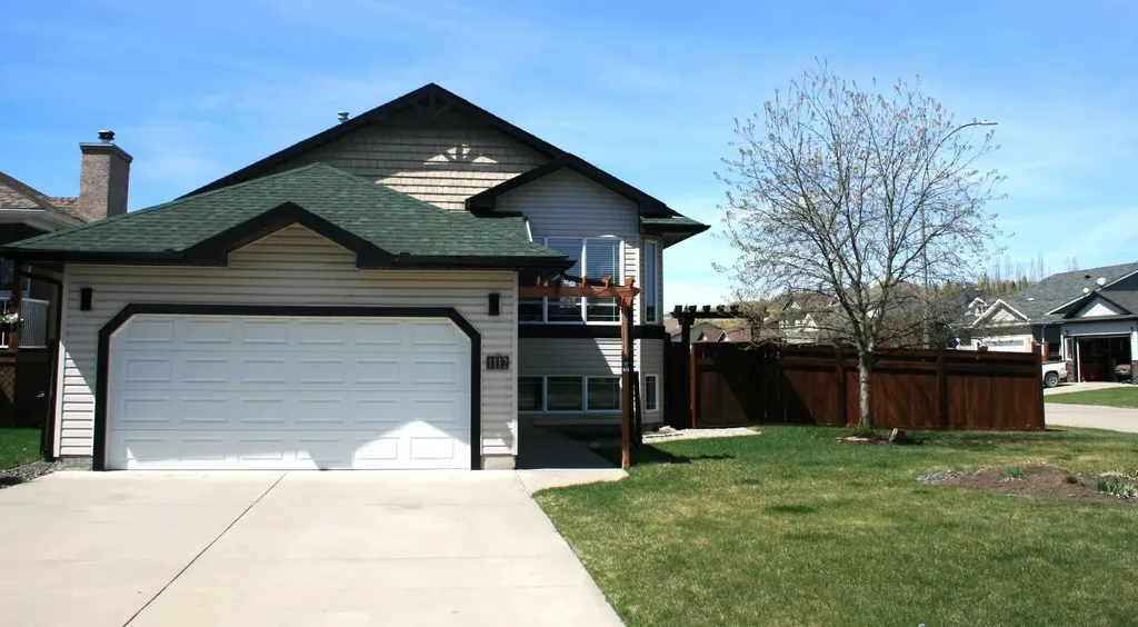 1112 2 Street NE Sundre AB T0M 1X0