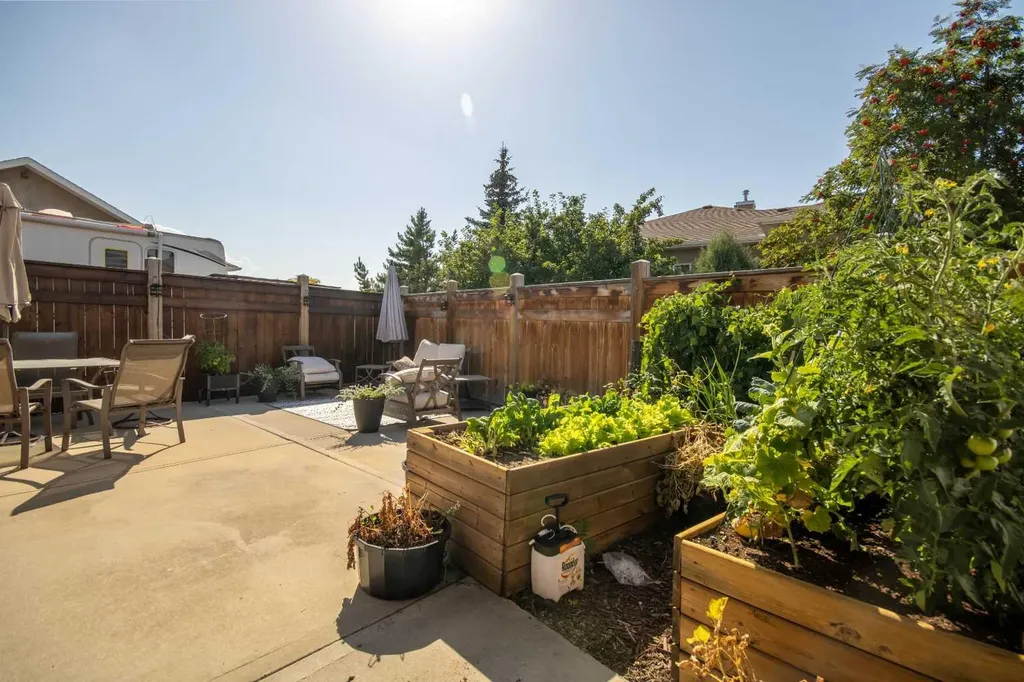 1112 2 Street NE Sundre AB T0M 1X0
