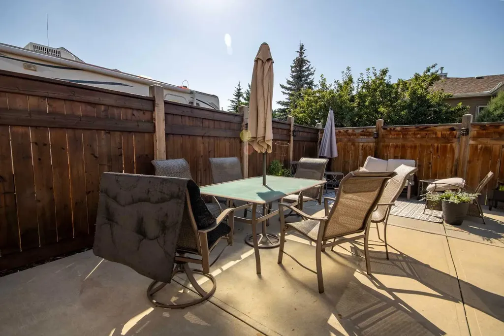 1112 2 Street NE Sundre AB T0M 1X0