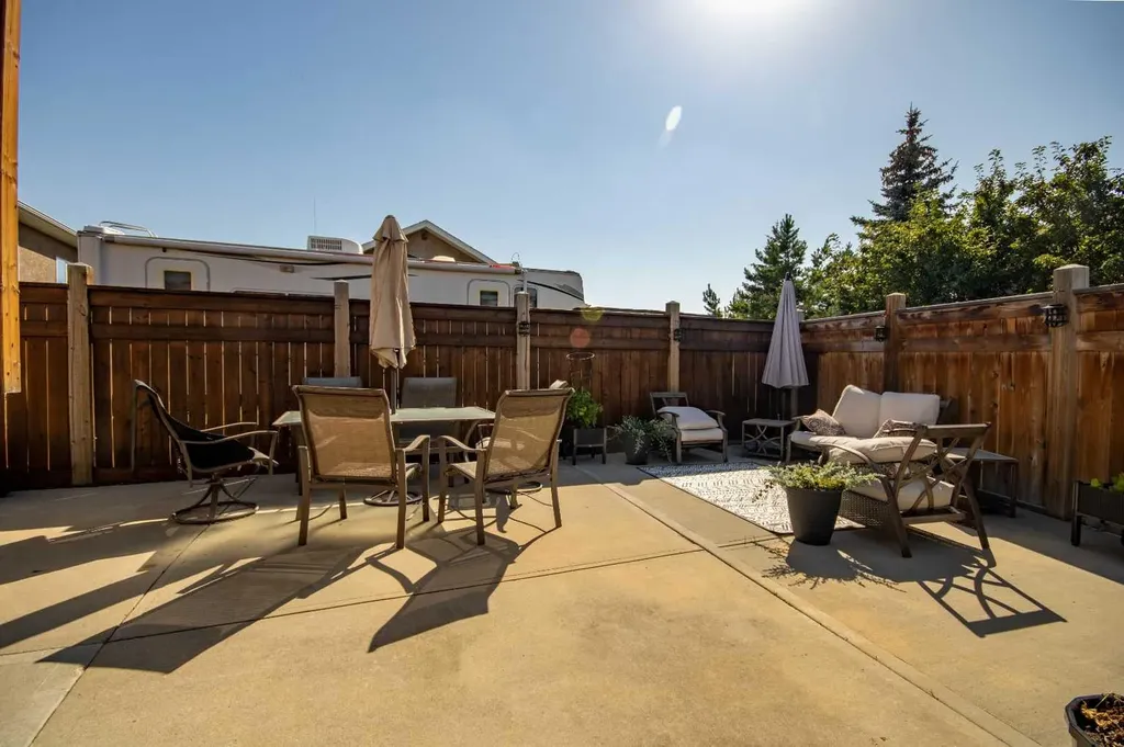 1112 2 Street NE Sundre AB T0M 1X0