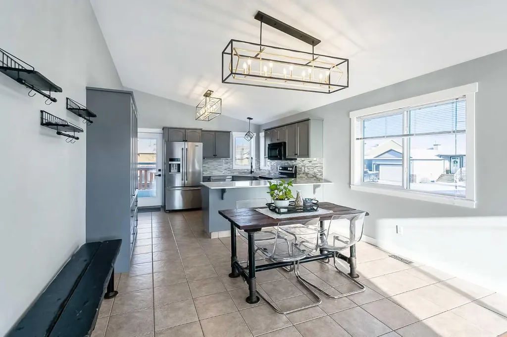 1112 2 Street NE Sundre AB T0M 1X0