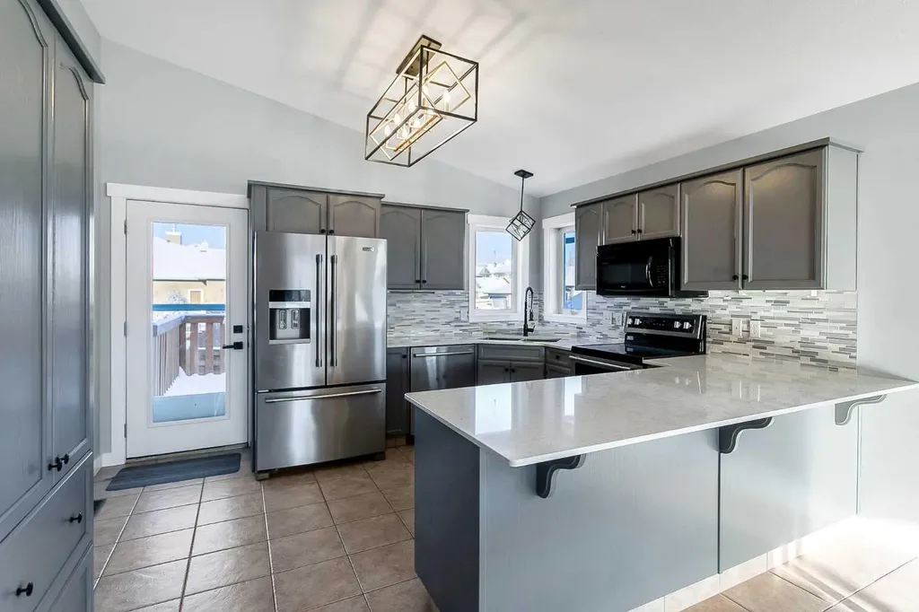 1112 2 Street NE Sundre AB T0M 1X0