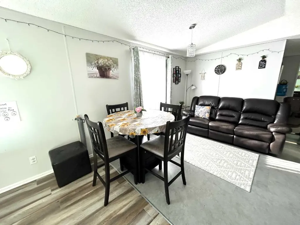 5 Sagebrush Estates Rural Newell County Of AB T1R 1P1