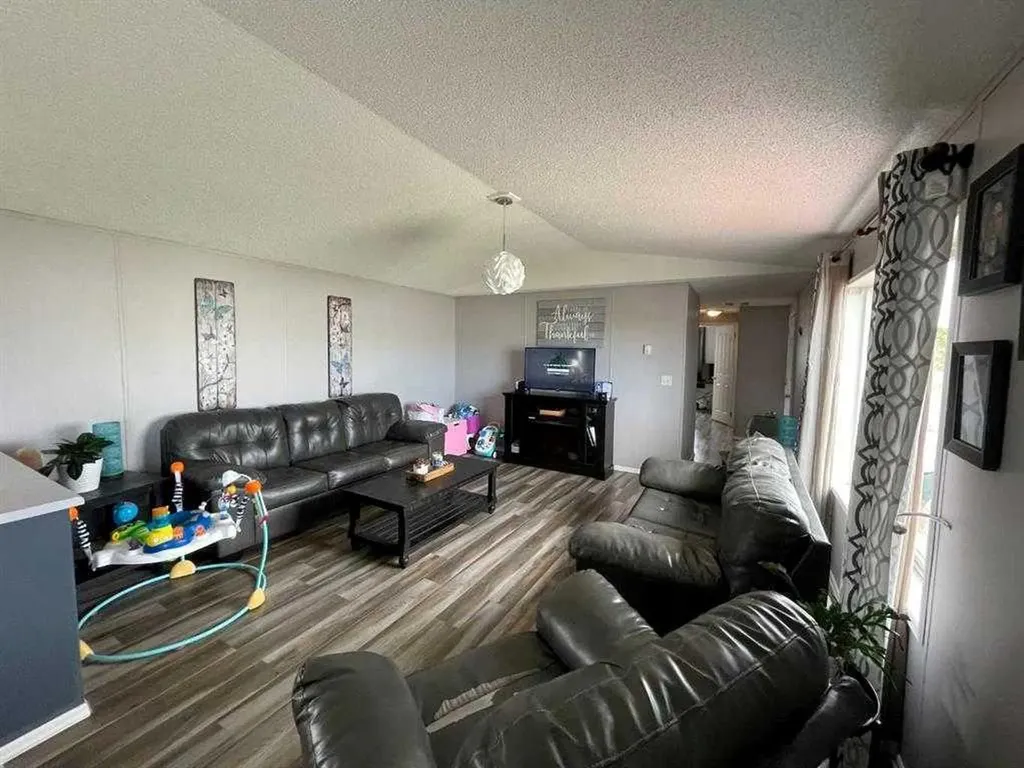 5 Sagebrush Estates Rural Newell County Of AB T1R 1P1