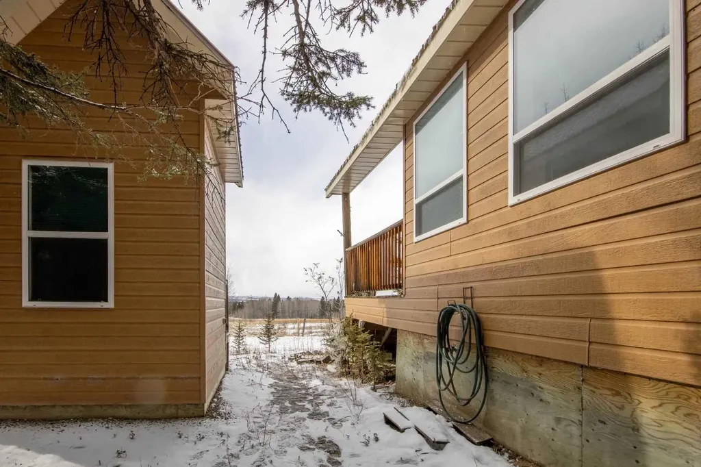 5227 Township Road 320 Rural Mountain View County AB T0M 1X0