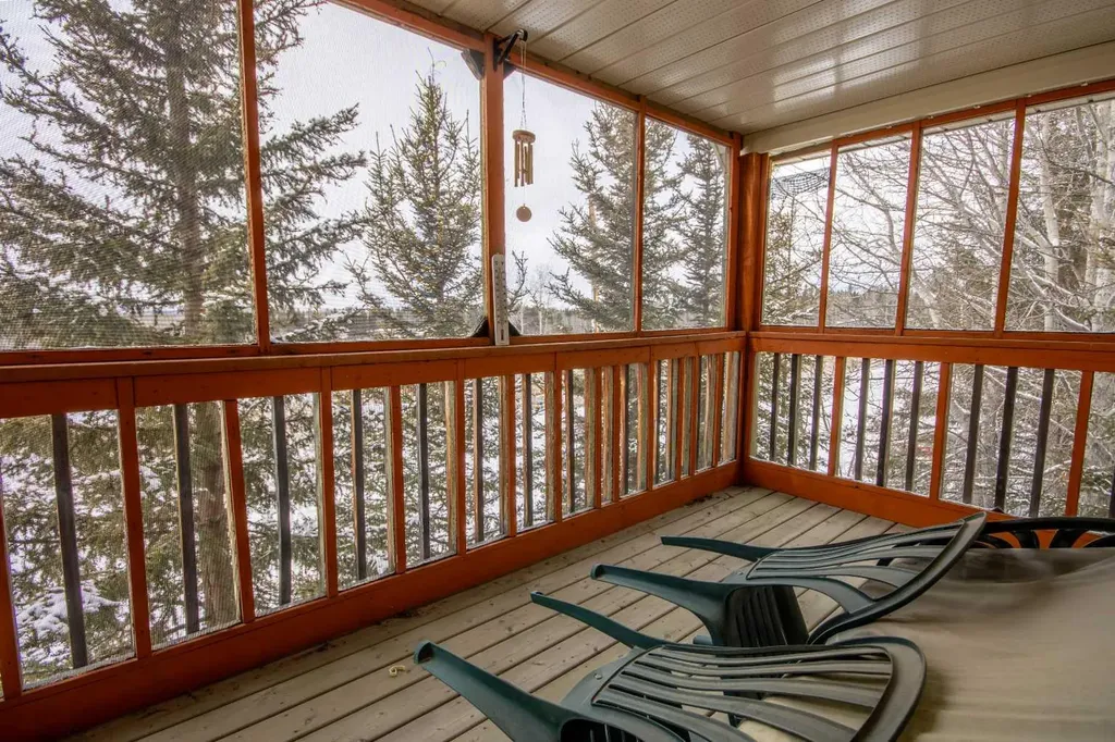 5227 Township Road 320 Rural Mountain View County AB T0M 1X0