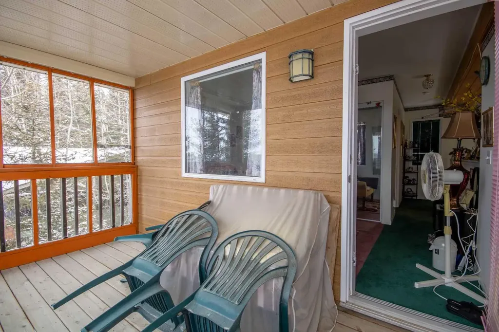 5227 Township Road 320 Rural Mountain View County AB T0M 1X0