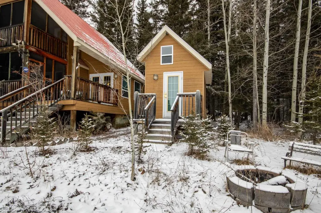 5227 Township Road 320 Rural Mountain View County AB T0M 1X0